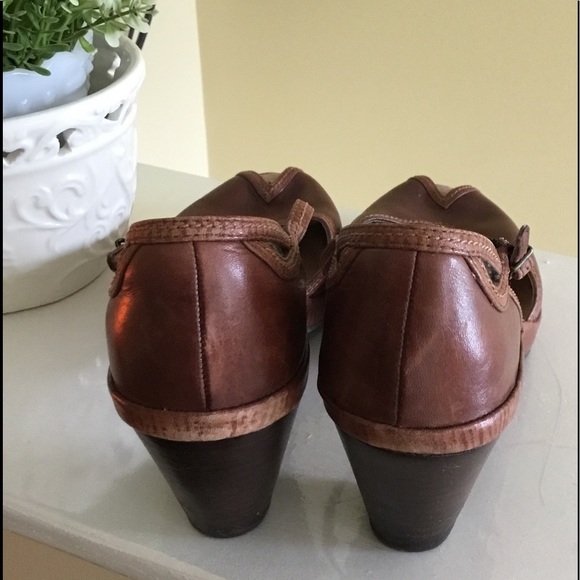 Clarks Artisan collection strappy sandal. - Picture 3 of 6